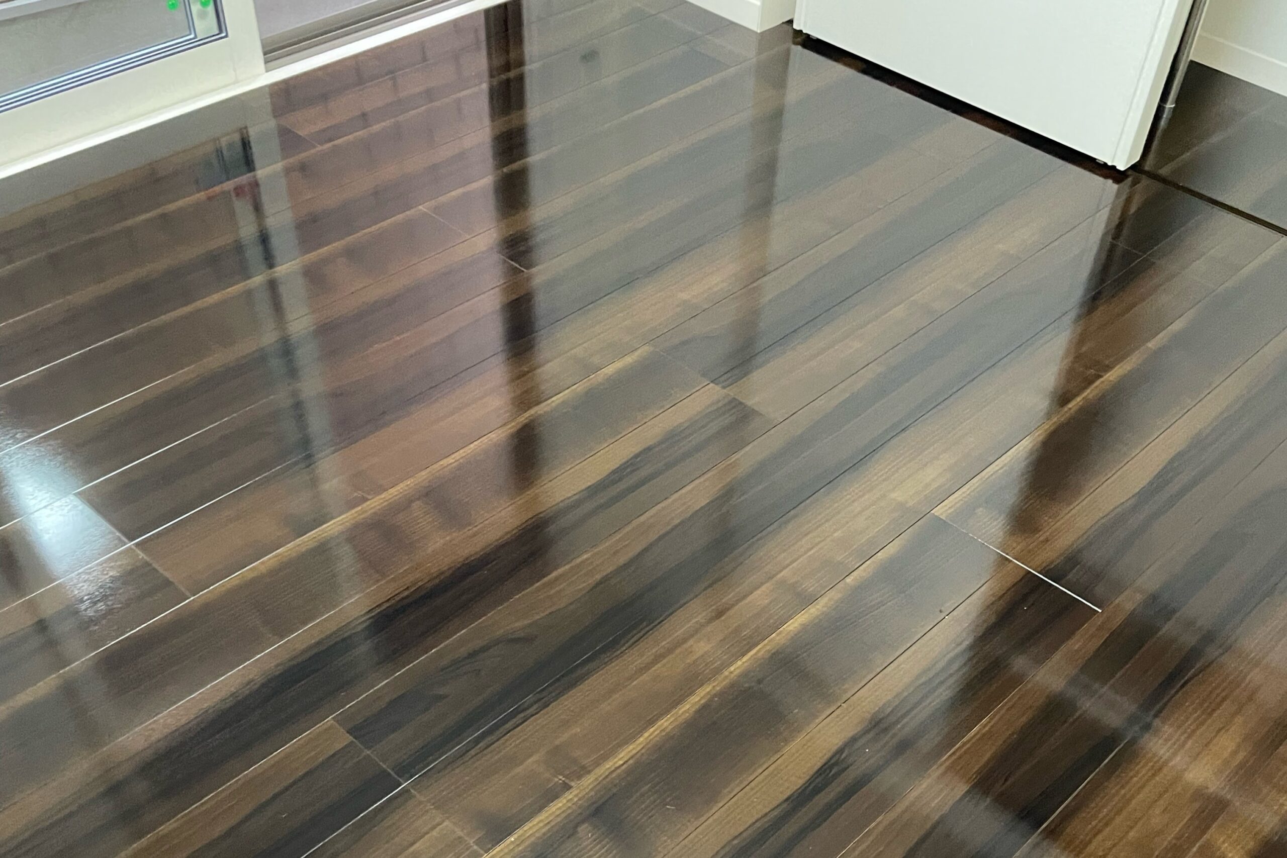 【施工後】目黒区フロアコーティングの施工後|東京都目黒区の中古戸建てにシリコンフロアコーティングを施工した仕上り
