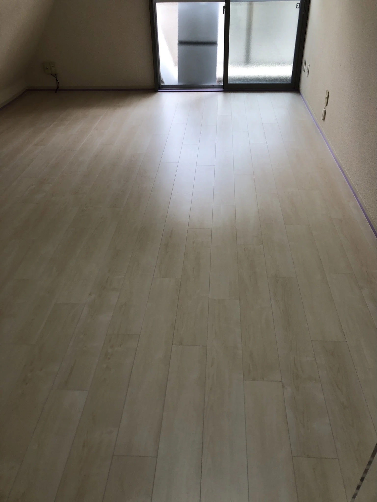 【施工後】藤沢市フロアコーティングの施工後|神奈川県藤沢市のご入居中戸建てに水性ウレタンコーティングを施工した仕上り