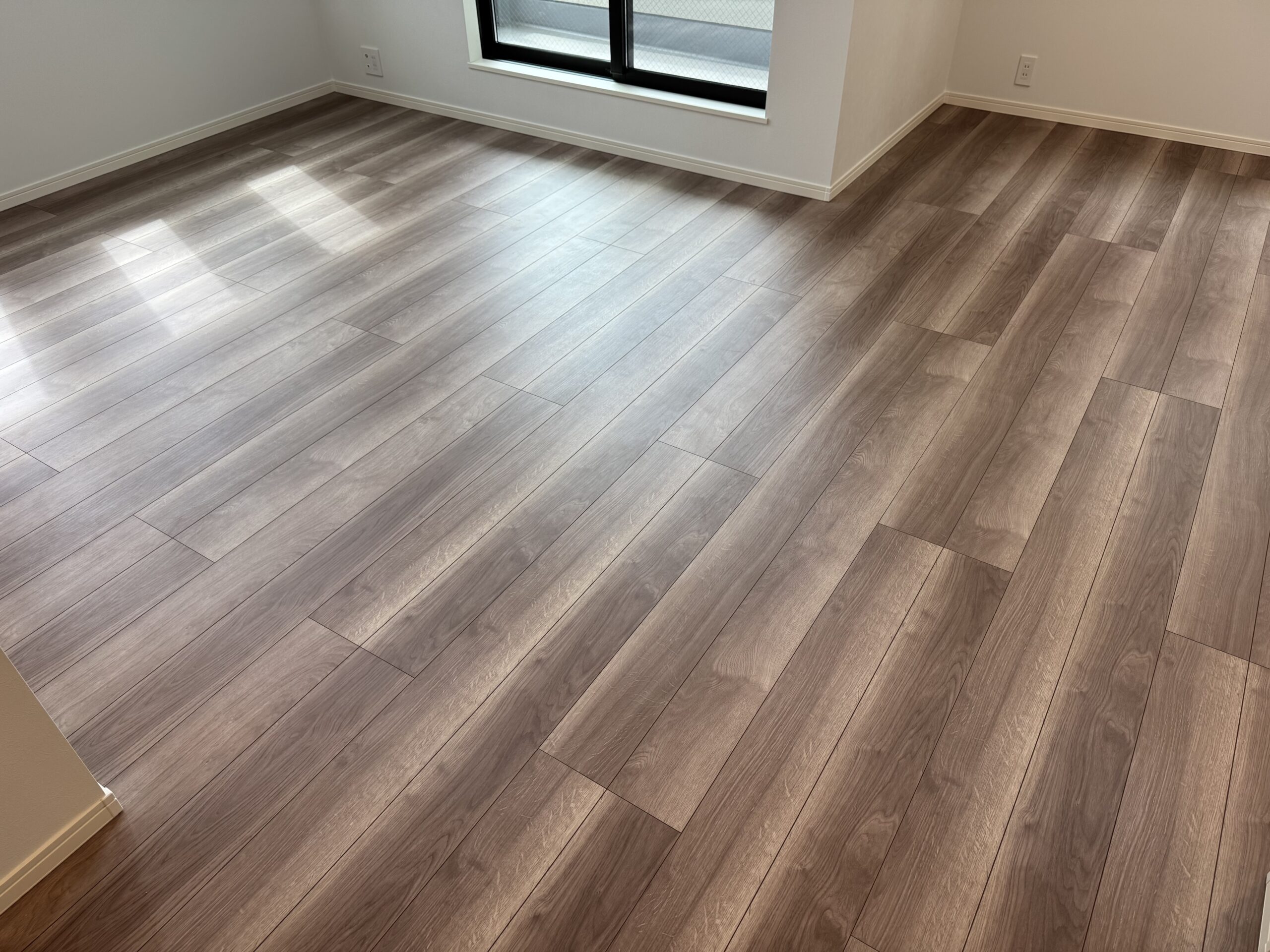 【施工前】葛飾区フロアコーティングの施工前|東京都葛飾区のご新築戸建てのフローリング(シリコンフロアコーティング施工前)