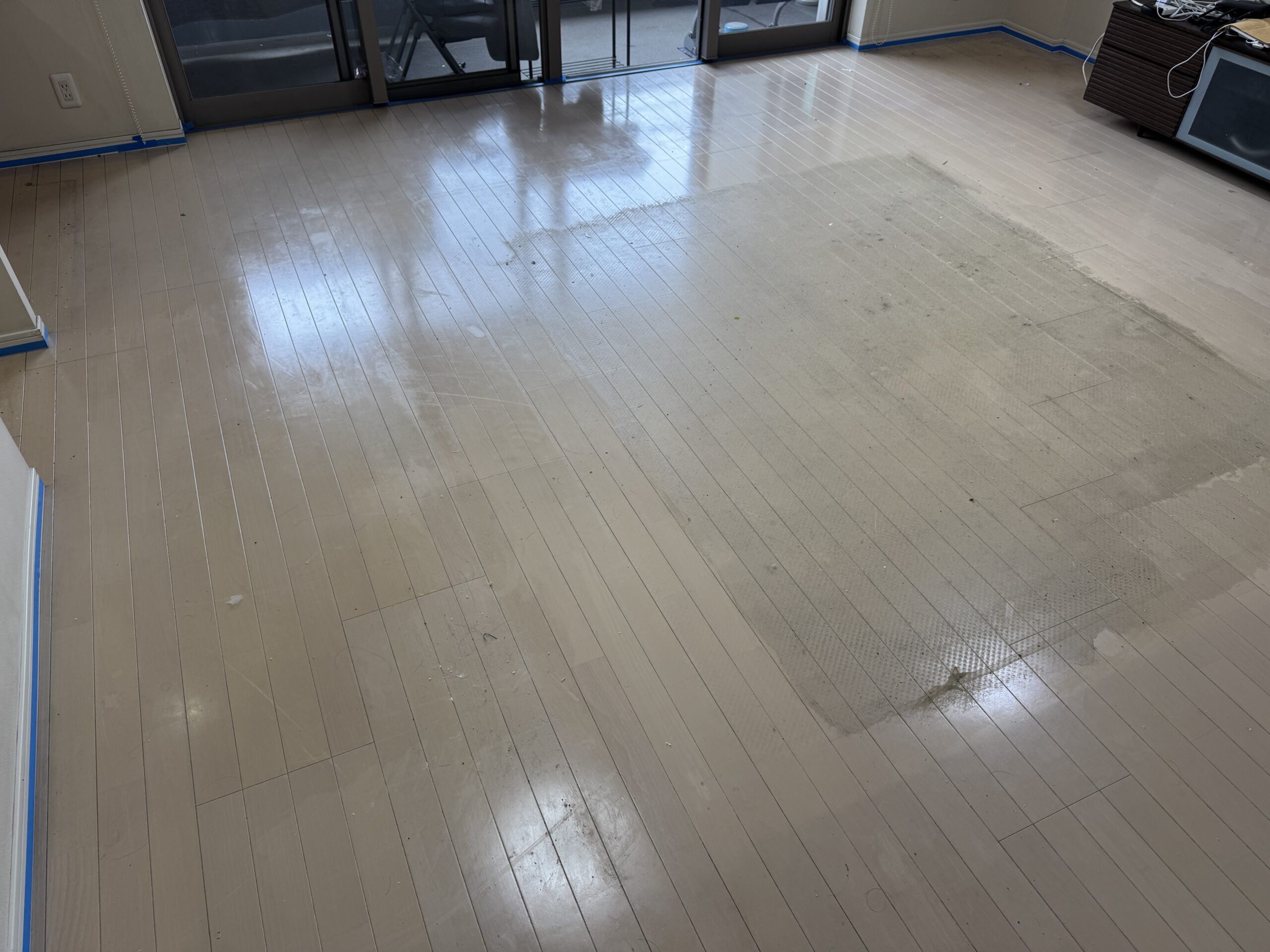 【施工前】千葉市フロアコーティングの施工前|千葉県千葉市のご入居中マンションのフローリング(シリコンフロアコーティング施工前)