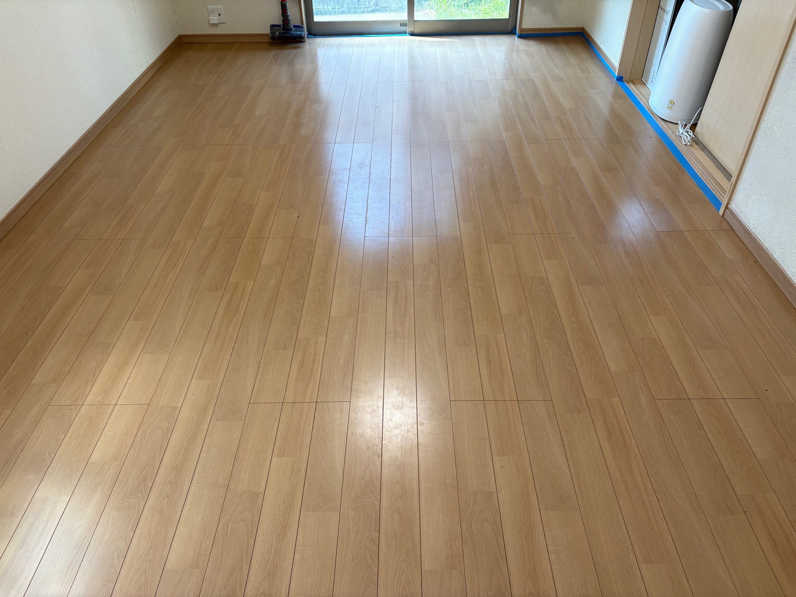 【施工前】厚木市フロアサンディングの施工前｜神奈川県厚木市のご入居中戸建てのフローリング（フロアサンディング施工前）