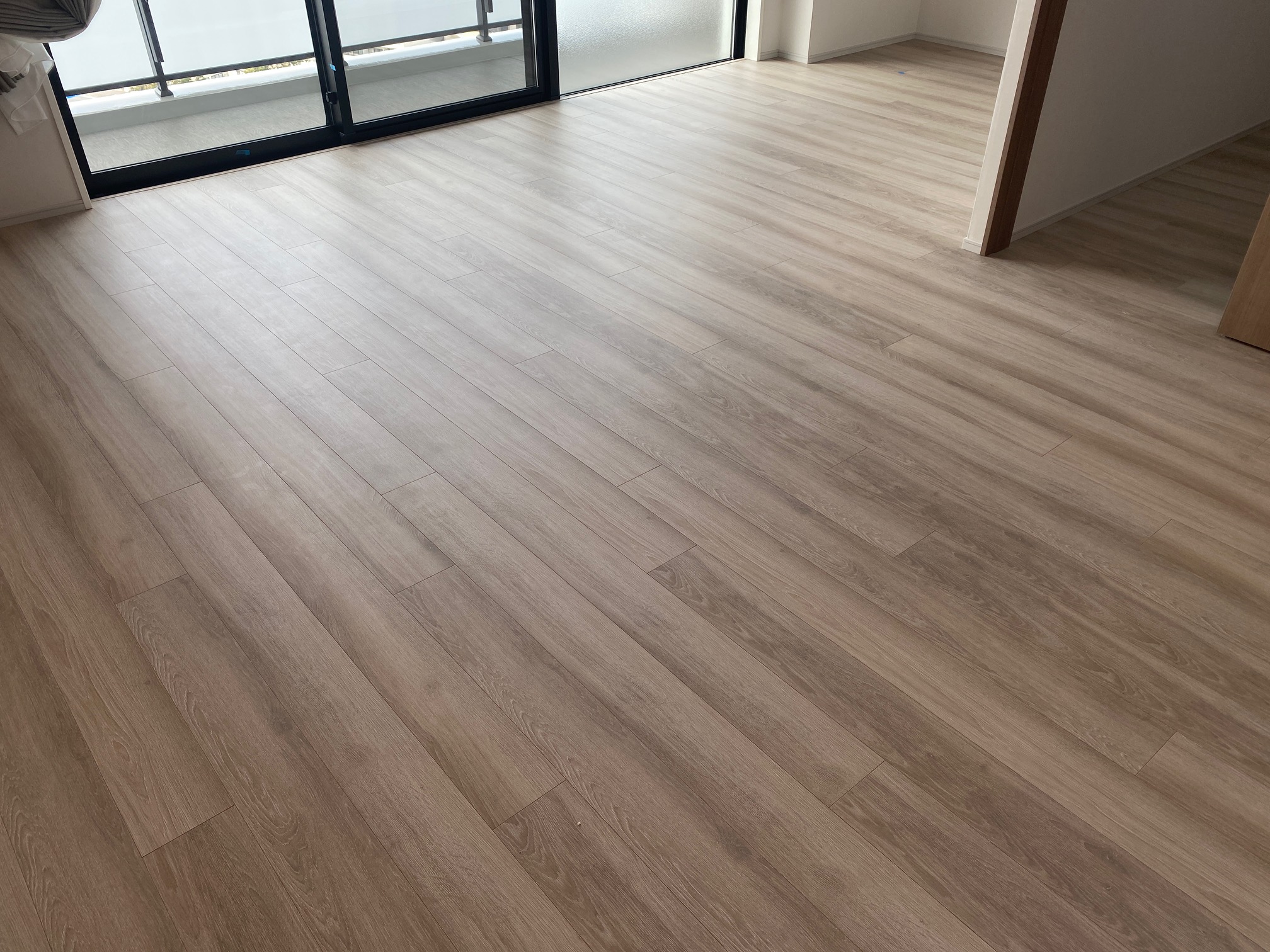 【施工前】藤沢市フロアコーティングの施工前|神奈川県藤沢市の中古マンションのフローリング(セラミックガラスフロアコーティング施工前)
