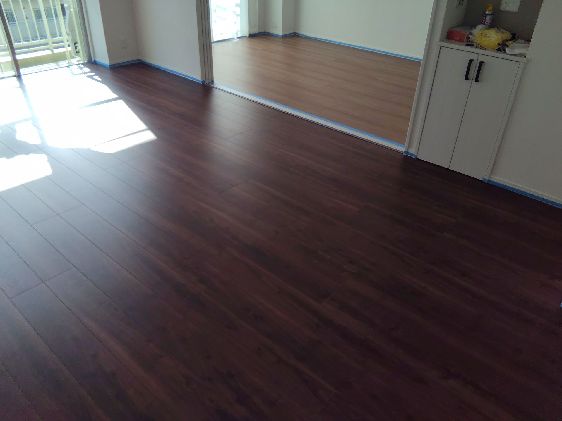 【施工前】横浜市フロアサンディングの施工前|神奈川県横浜市のリノベーション済みマンションのフローリング(フロアサンディング施工前)