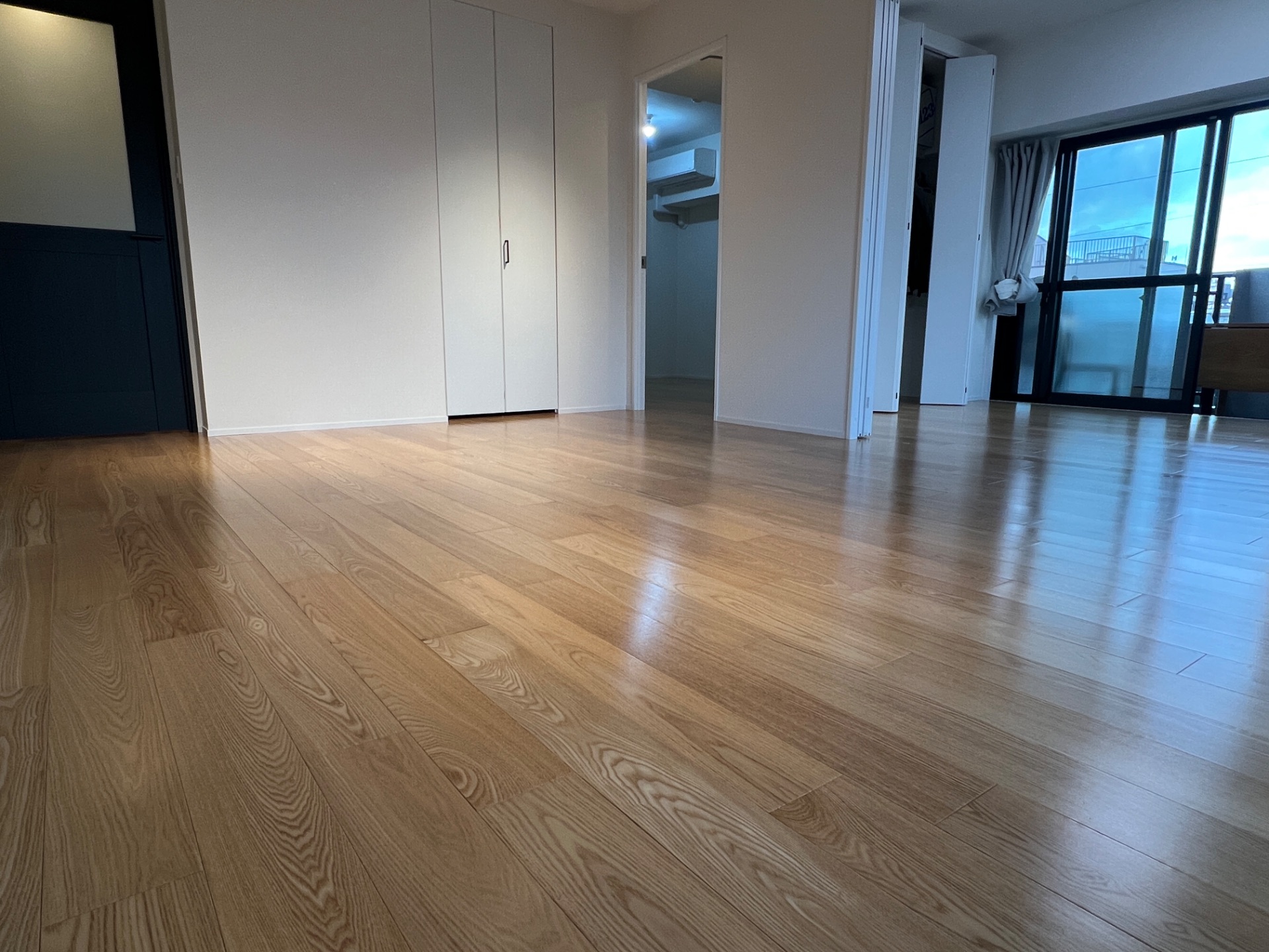 【施工後】大田区フロアコーティングの施工後|東京都大田区のご入居中マンションにガラスフロアコーティングを施工した仕上り