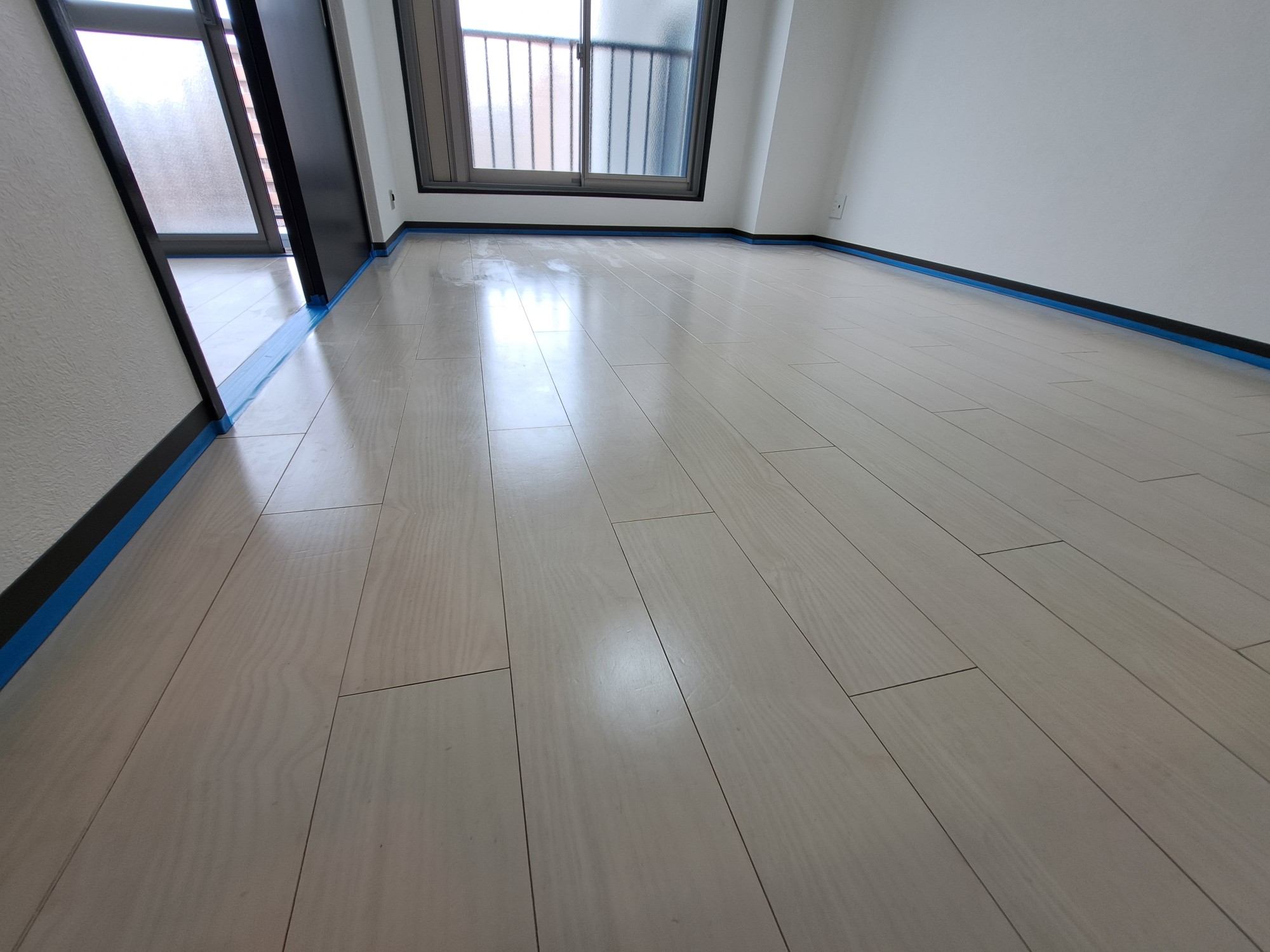 【施工前】草加市フロアコーティングの施工前|埼玉県草加市の中古マンションのフローリング(シリコンフロアコーティング施工前)