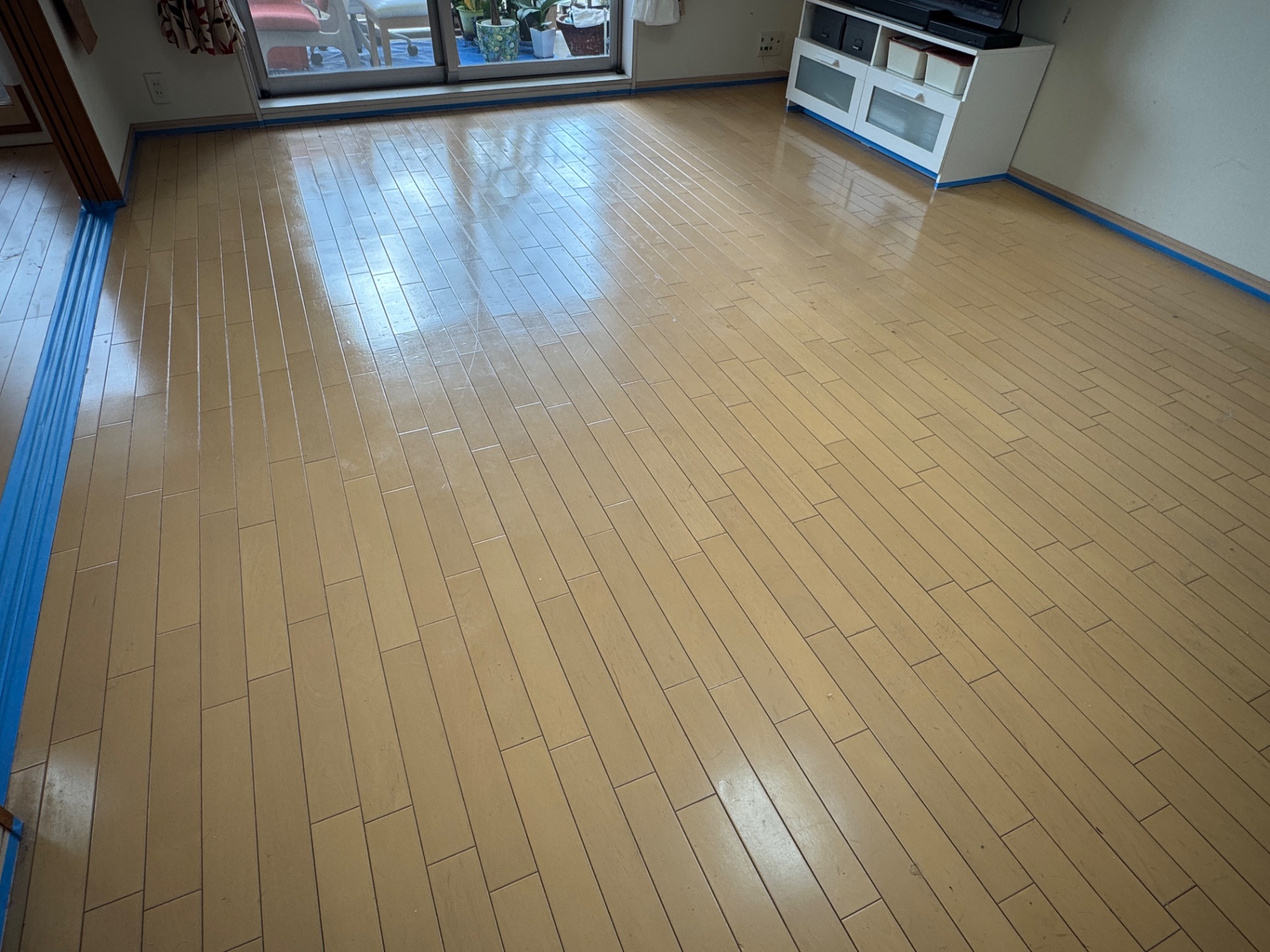 【施工前】成田市フロアコーティングの施工前|千葉県成田市のご入居中マンションのフローリング(シリコンフロアコーティング施工前)