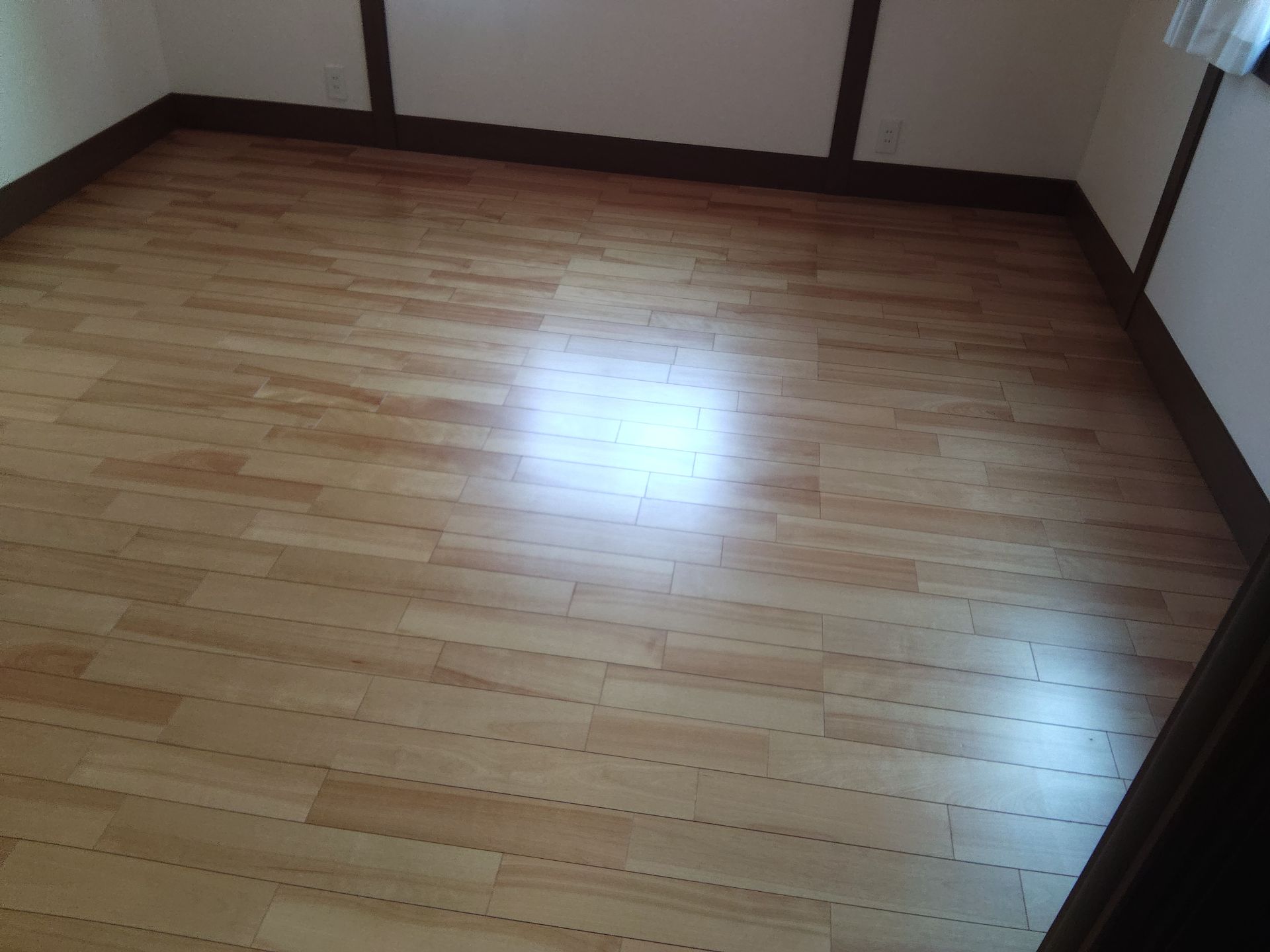 【施工後】逗子市フロアコーティングの施工後｜神奈川県逗子市の中古戸建てにワンニャンすべらんフロアコーティングを施工した仕上り