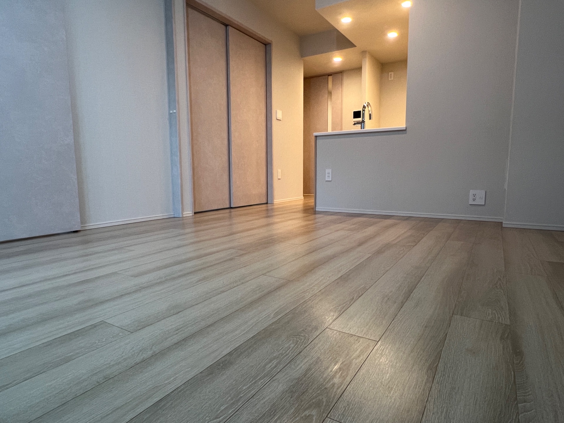 【施工後】新座市フロアコーティングの施工後|埼玉県新座市のご入居中戸建てにガラスフロアコーティングを施工した仕上り