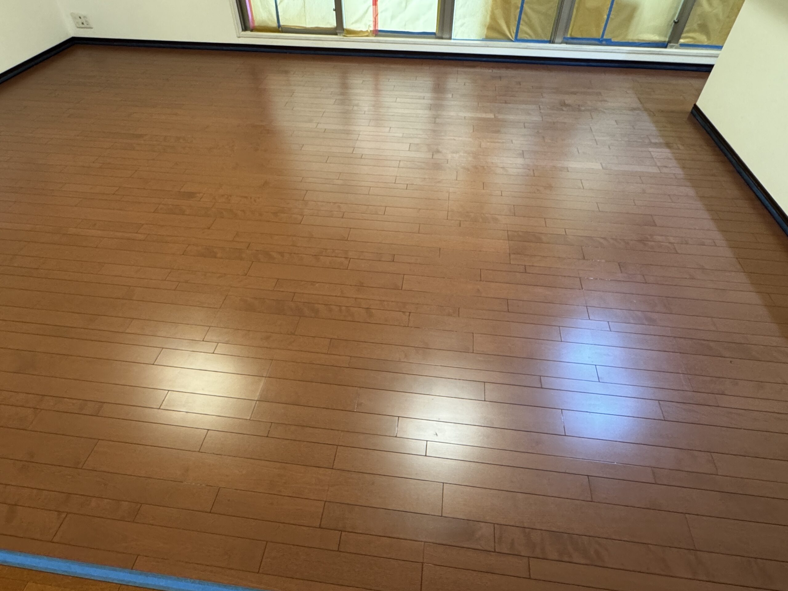【施工後】稲城市フロアコーティングの施工後|東京都稲城市のご入居中マンションにワンニャンすべらんフロアコーティングを施工した仕上り