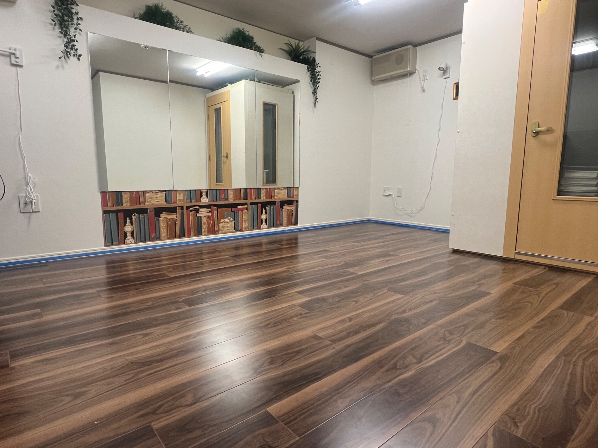 【施工前】目黒区フロアコーティングの施工前|東京都目黒区のご入居中戸建てのフローリング(シリコンフロアコーティング施工前)