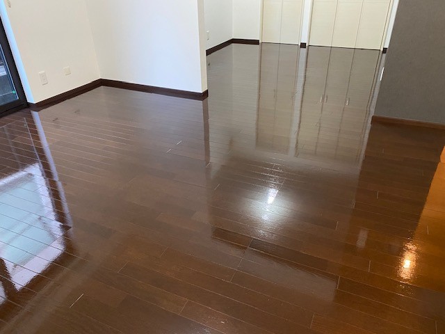【施工後】目黒区フロアコーティングの施工後|東京都目黒区の中古戸建てにシリコンフロアコーティングを施工した仕上り