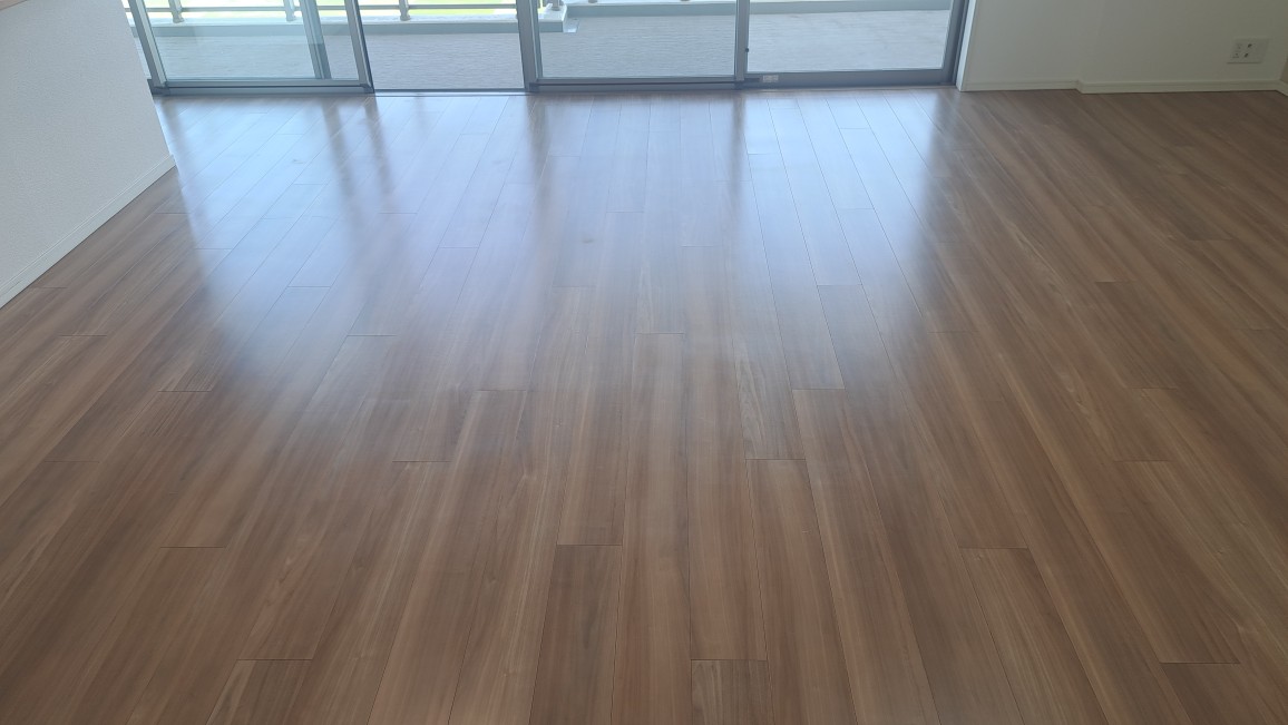 【施工後】浦安市フロアコーティングの施工後|千葉県浦安市の中古マンションにワンニャンすべらんフロアコーティングを施工した仕上り