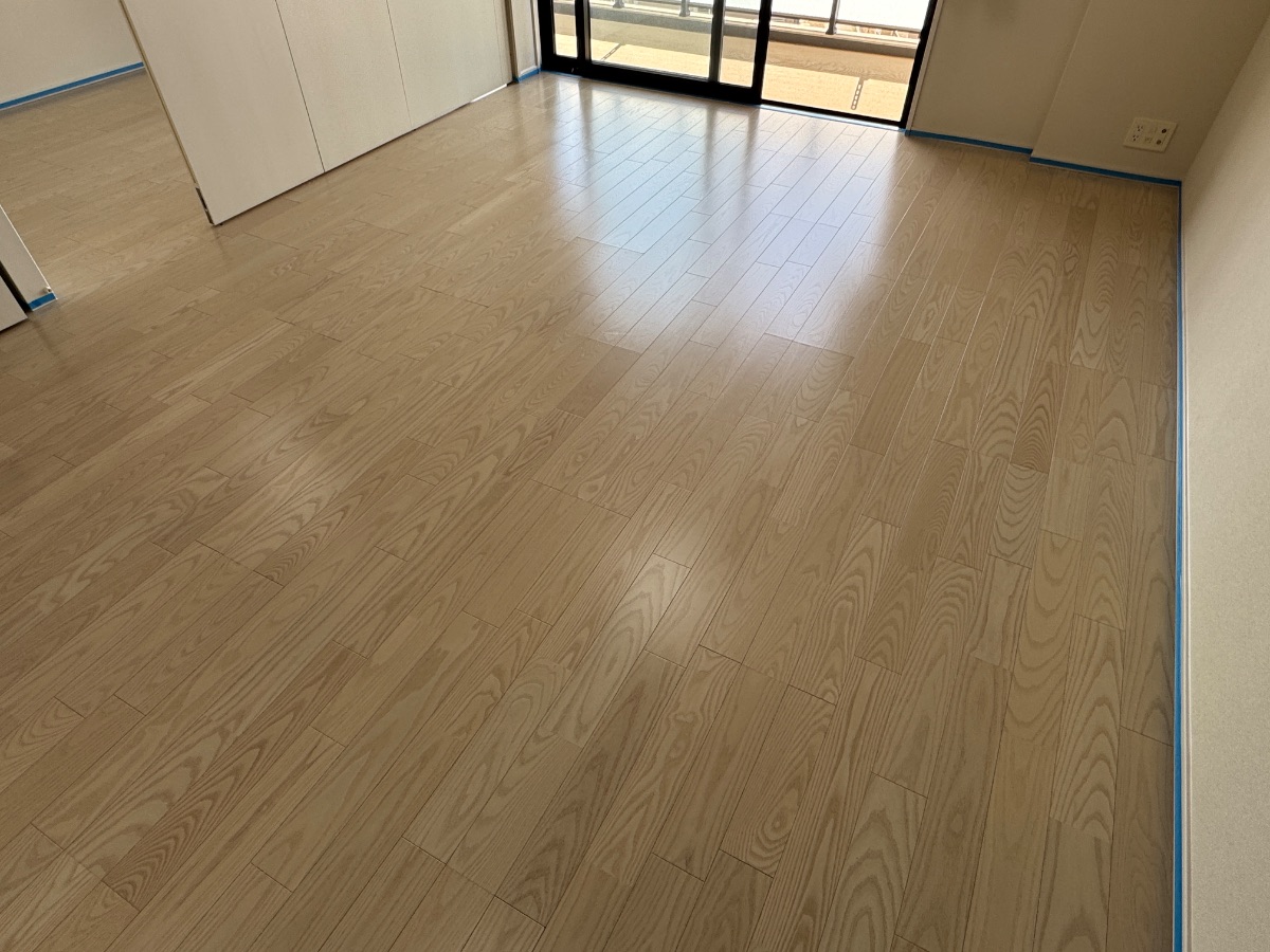 【施工後】つくばフロアコーティングの施工後|茨城県つくば市のご入居中マンションにワンニャンすべらんフロアコーティングを施工した仕上り