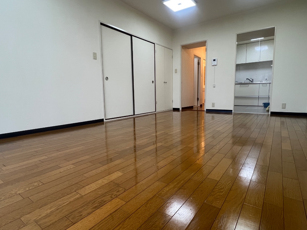【施工後】多摩市フロアコーティングの施工後|東京都多摩市の中古マンションにワンニャンすべらんフロアコーティングを施工した仕上り