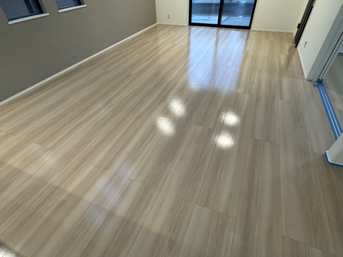 【施工後】八街市フロアコーティングの施工後|千葉県八街市のご新築戸建てにシリコンフロアコーティングを施工した仕上り