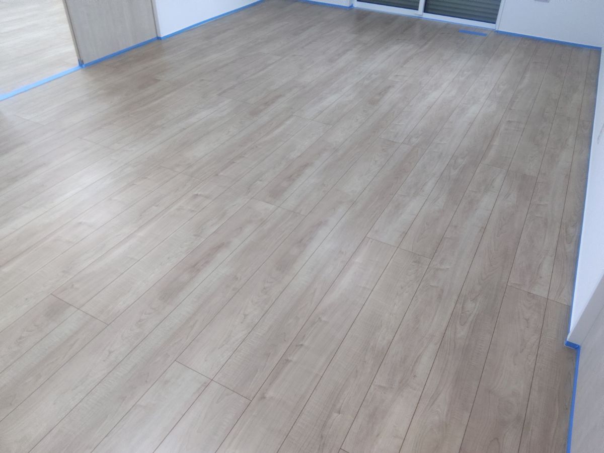 【施工前】宇都宮フロアコーティングの施工前|栃木県宇都宮市のご新築戸建てのフローリング(シリコンフロアコーティング施工前)