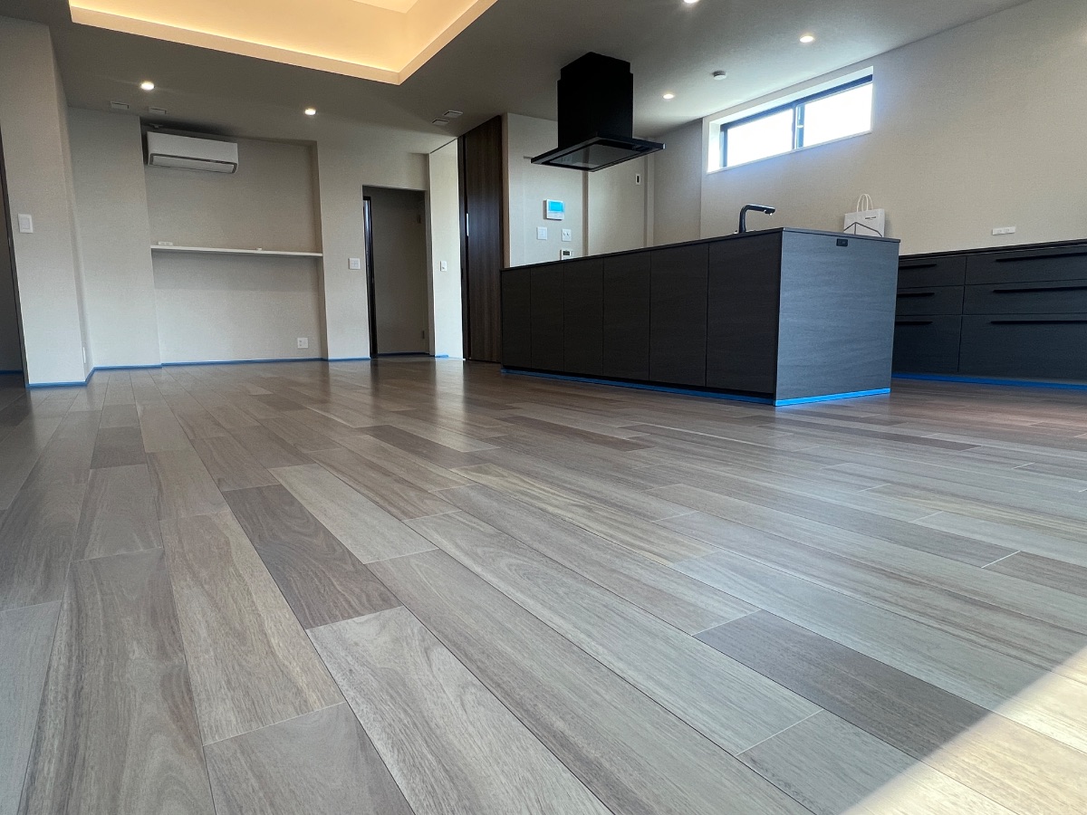 【施工前】海老名フロアコーティングの施工前｜神奈川県海老名市のご新築戸建てのフローリング（セラミックガラスフロアコーティング施工前）