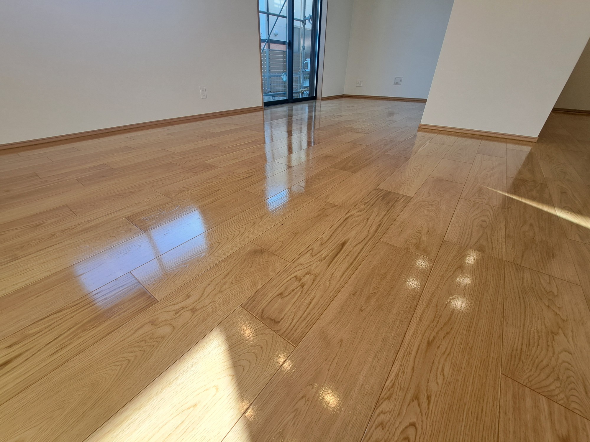 【施工後】三鷹市フロアコーティングの施工後|東京都三鷹市のご新築戸建てにセラミックガラスフロアコーティングを施工した仕上り