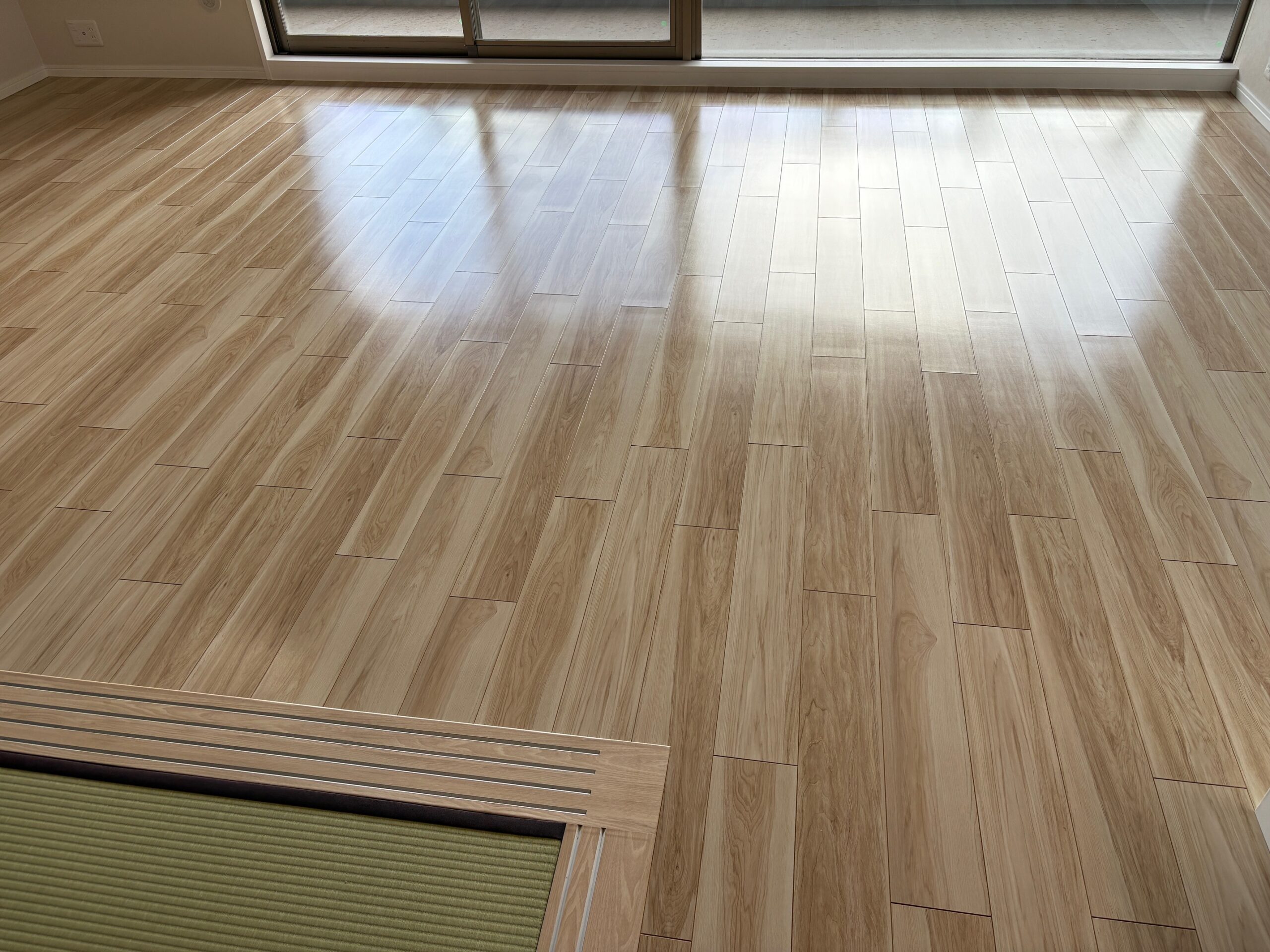 【施工後】新潟市フロアコーティングの施工後｜新潟県新潟市のリノベーション済みマンションにセラミックガラスフロアコーティングを施工した仕上り