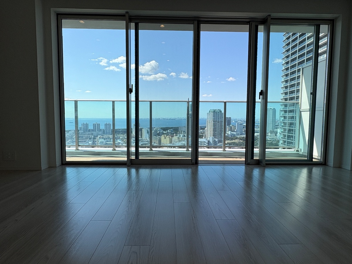 【施工後】千葉市フロアコーティングの施工後｜千葉県千葉市のご新築マンションにセラミックガラスフロアコーティングを施工した仕上り