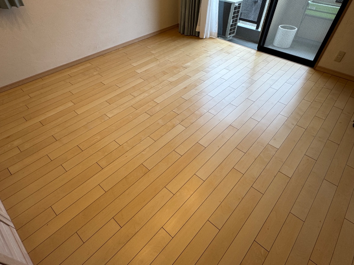 【施工後】世田谷フロアコーティングの施工後|東京都世田谷区のご入居中戸建てにワンニャンすべらんフロアコーティングを施工した仕上り