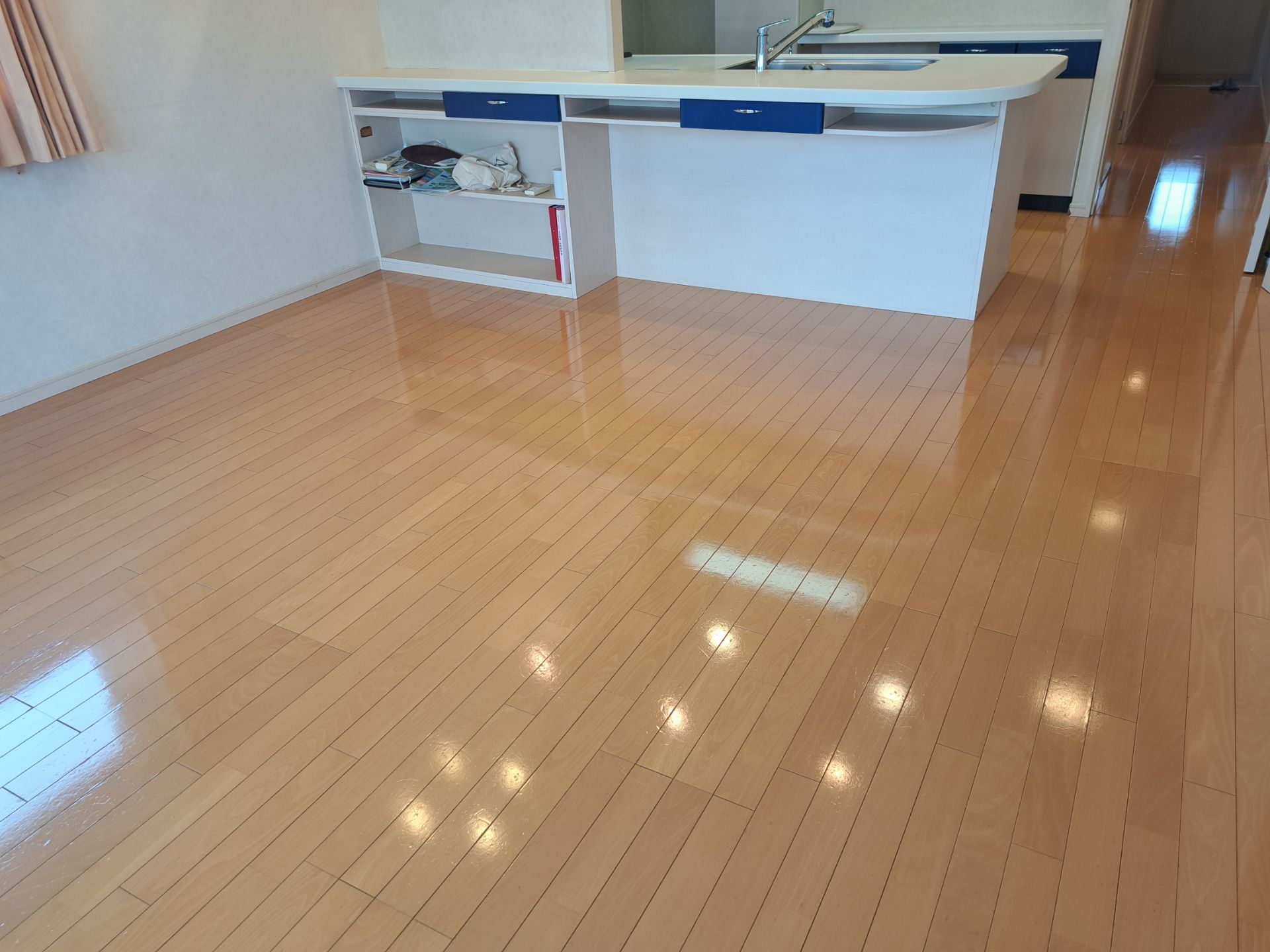【施工後】千葉市フロアコーティングの施工後｜千葉県千葉市のご入居中マンションにガラスフロアコーティングを施工した仕上り