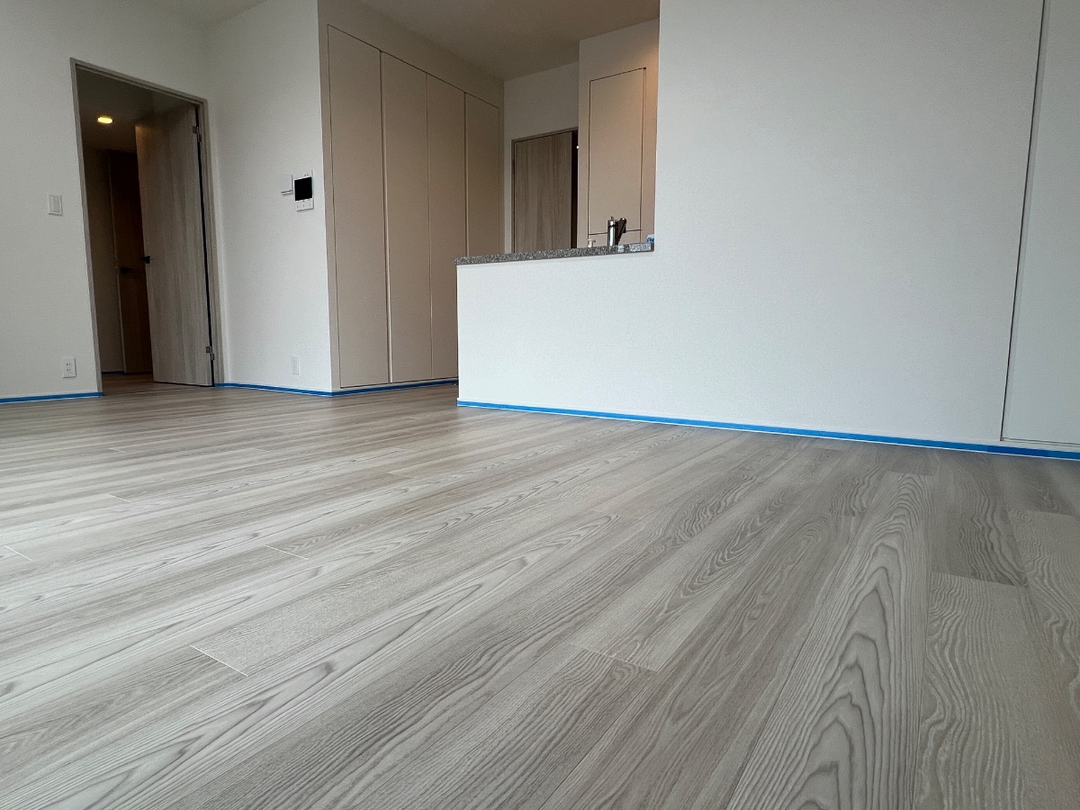 【施工前】千葉市フロアコーティングの施工前|千葉県千葉市のご新築マンションのフローリング(シリコンフロアコーティング施工前)