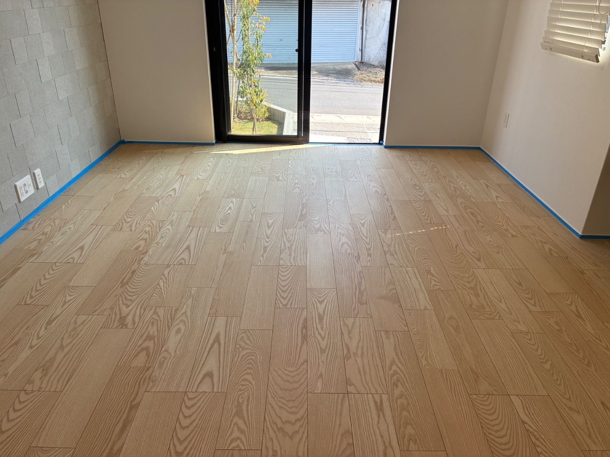 【施工前】埼玉フロアコーティングの施工前|埼玉県さいたま市のご新築戸建てのフローリング(セラミックガラスフロアコーティング施工前)