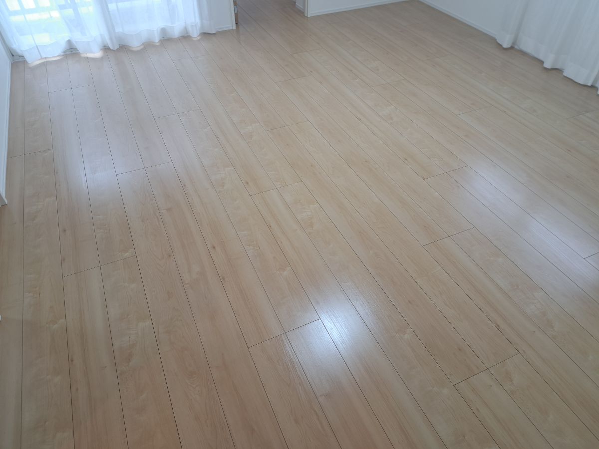 【施工後】川口市フロアコーティングの施工後|埼玉県川口市のリノベーション済みマンションにガラスフロアコーティングを施工した仕上り