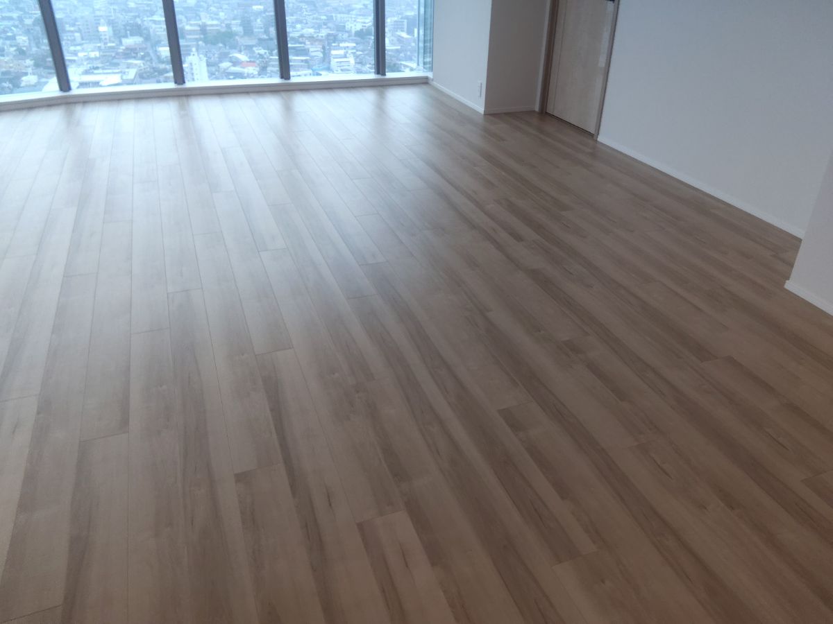【施工後】中野区フロアコーティングの施工後|東京都中野区のご新築マンションにワンニャンすべらんフロアコーティングを施工した仕上り