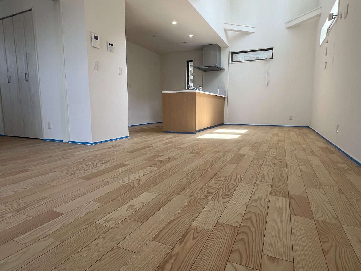 【施工前】横浜市フロアコーティングの施工前|神奈川県横浜市のご新築戸建てのフローリング(セラミックガラスフロアコーティング施工前)