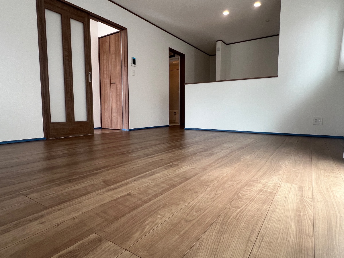 【施工前】川崎市フロアコーティングの施工前|神奈川県川崎市のご新築戸建てのフローリング(ガラスフロアコーティング施工前)