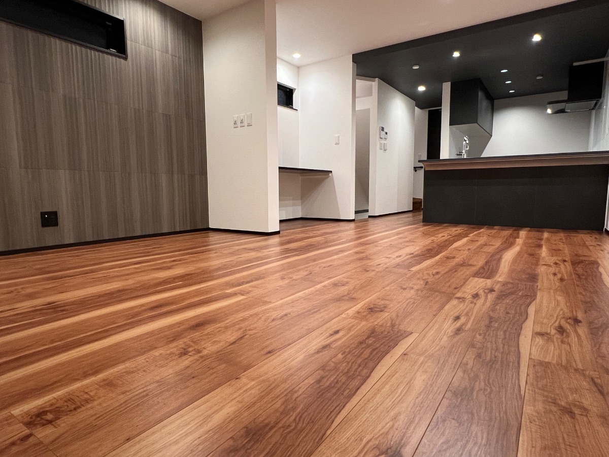 【施工後】世田谷フロアコーティングの施工後｜東京都世田谷区のご新築戸建てにセラミックガラスフロアコーティングを施工した仕上り