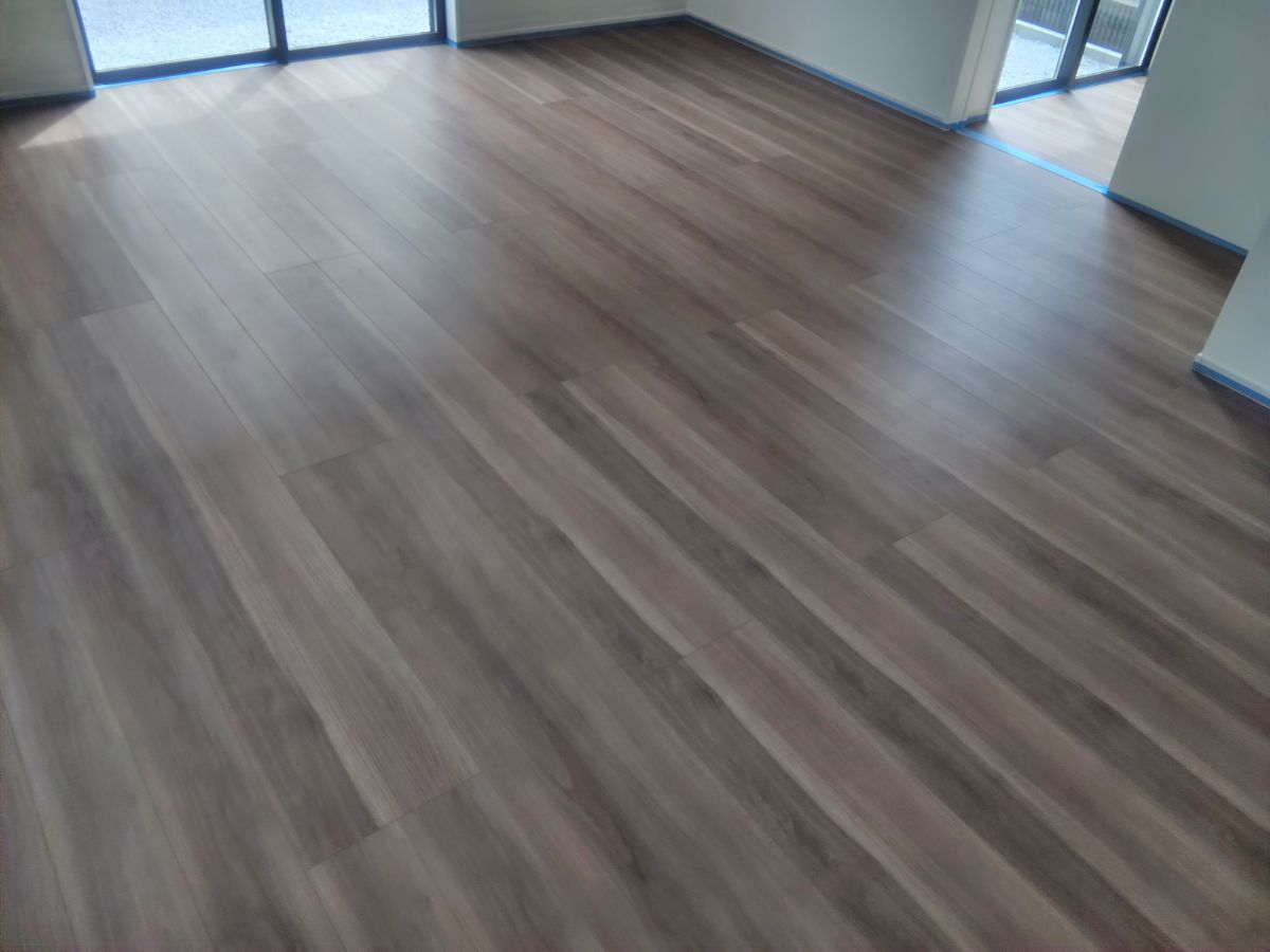 【施工前】宇都宮フロアコーティングの施工前｜栃木県宇都宮市のご新築戸建てのフローリング（シリコンフロアコーティング施工前）