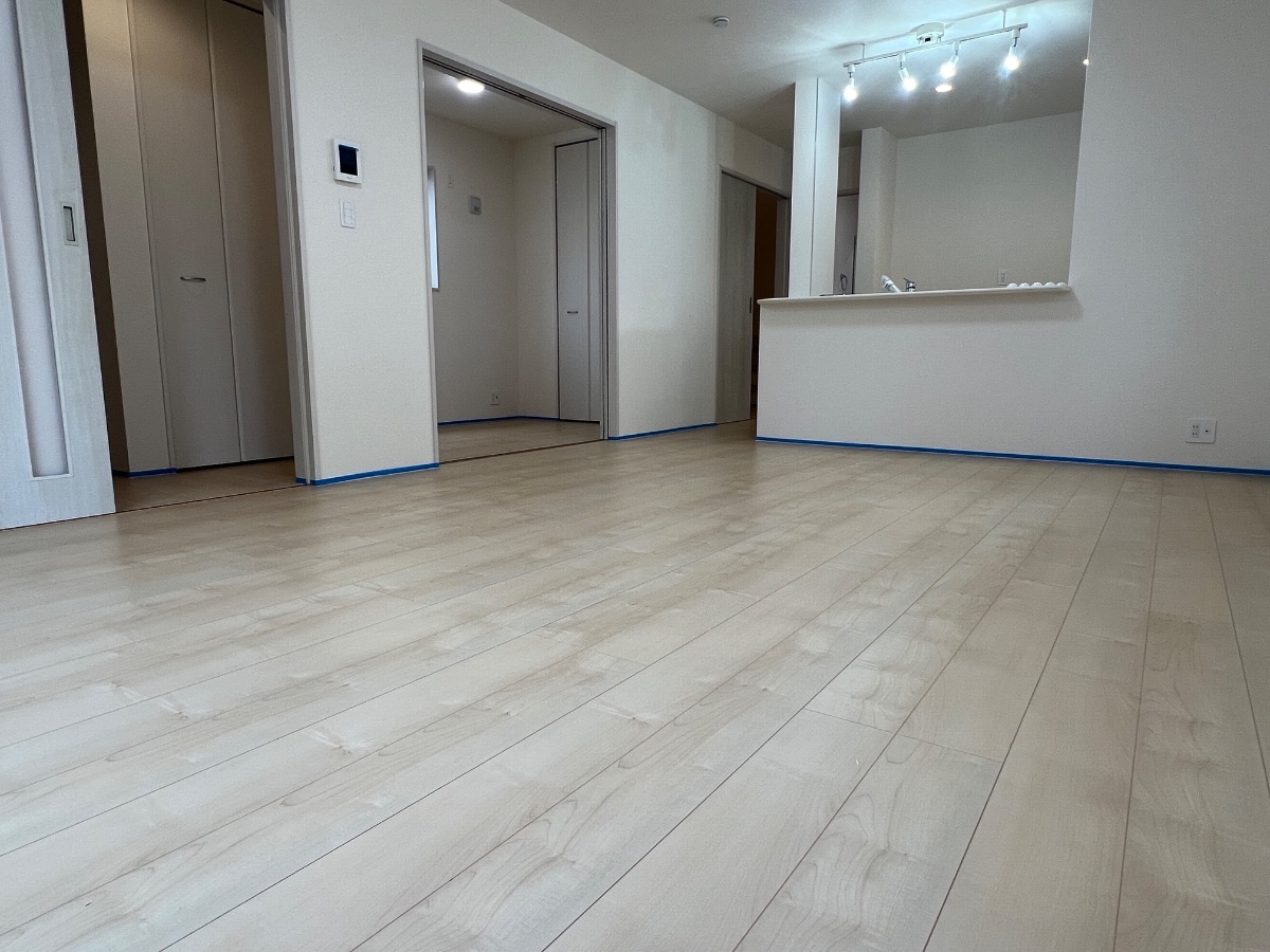 【施工前】宇都宮フロアコーティングの施工前|栃木県宇都宮市のご新築戸建てのフローリング(シリコンフロアコーティング施工前)