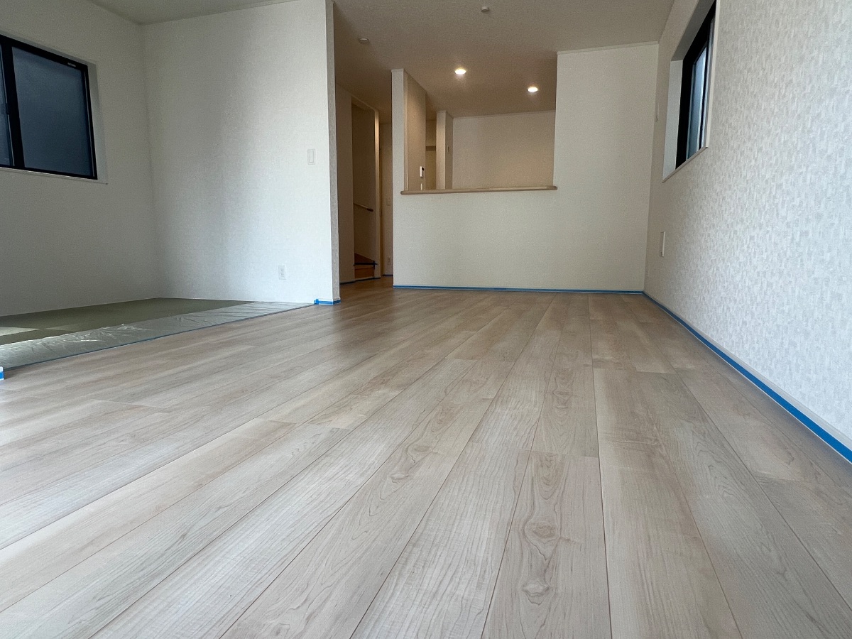 【施工前】川口市フロアコーティングの施工前|埼玉県川口市のご新築戸建てのフローリング(ガラスフロアコーティング施工前)