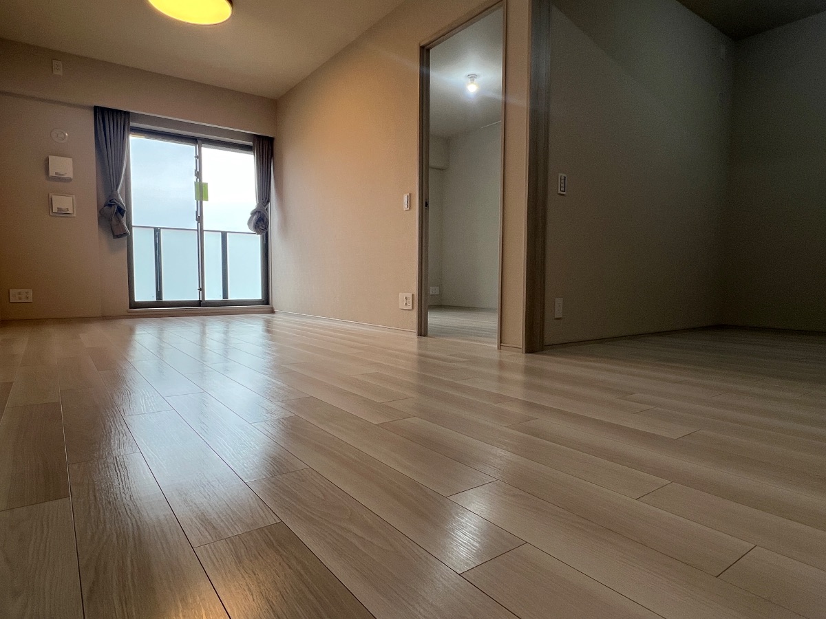 【施工後】横浜市フロアコーティングの施工後|神奈川県横浜市のご新築マンションにガラスフロアコーティングを施工した仕上り