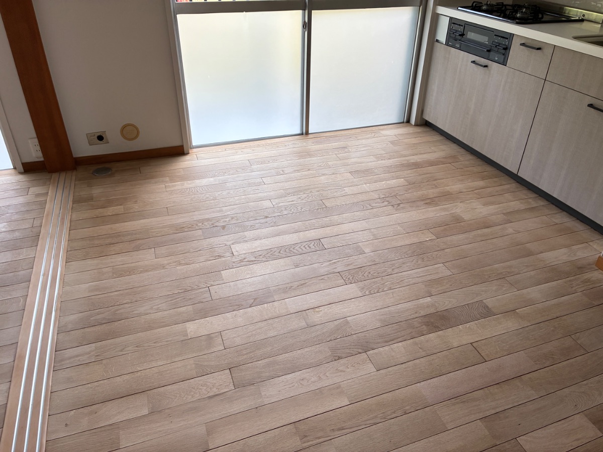 【施工後】八王子フロアサンディングの施工後|東京都八王子市の中古マンションにフロアサンディングを施工した仕上り