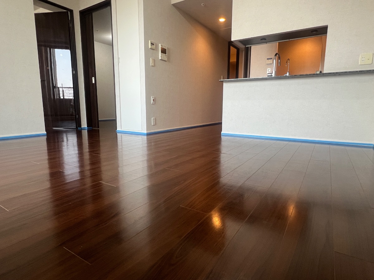 【施工前】川崎市フロアコーティングの施工前|神奈川県川崎市の中古マンションのフローリング(シリコンフロアコーティング施工前)