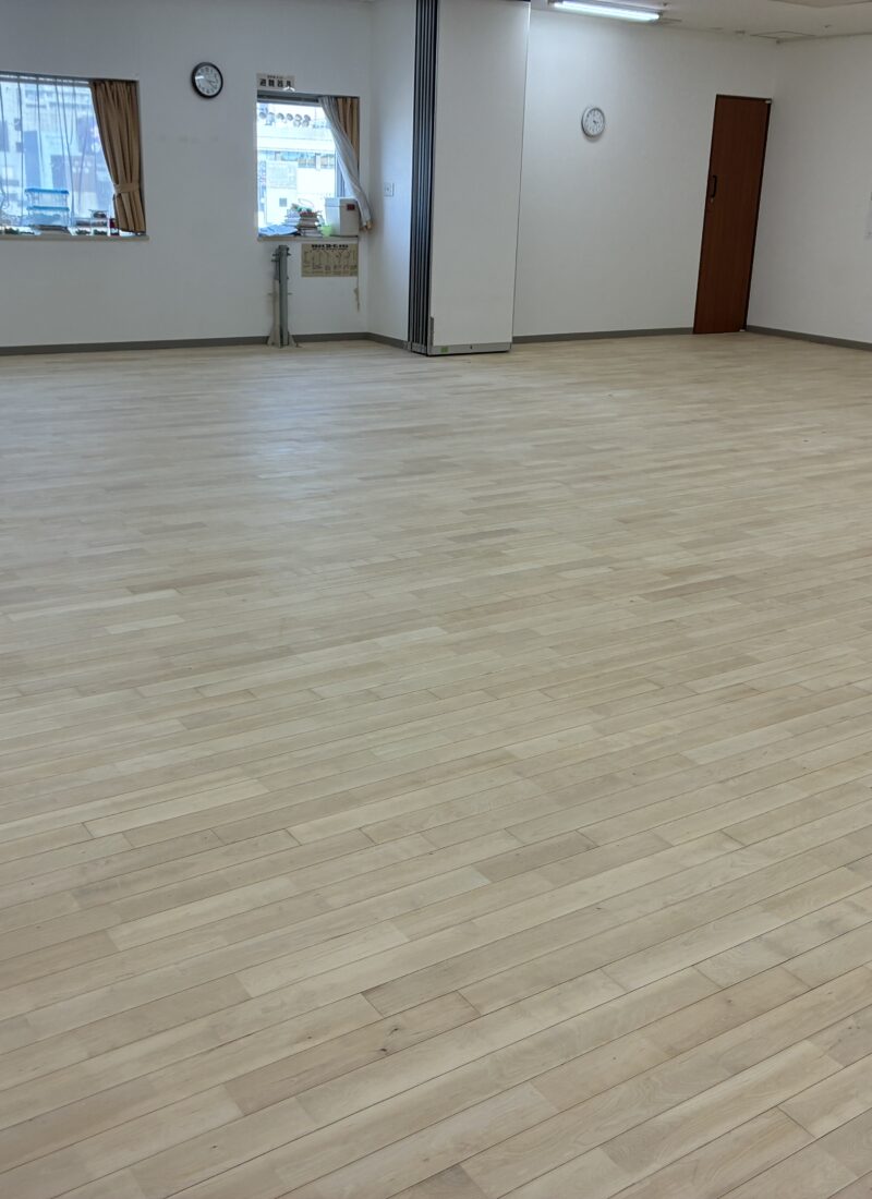【施工後】千葉市フロアサンディングの施工後｜千葉県千葉市の保育施設にフロアサンディングを施工した仕上り