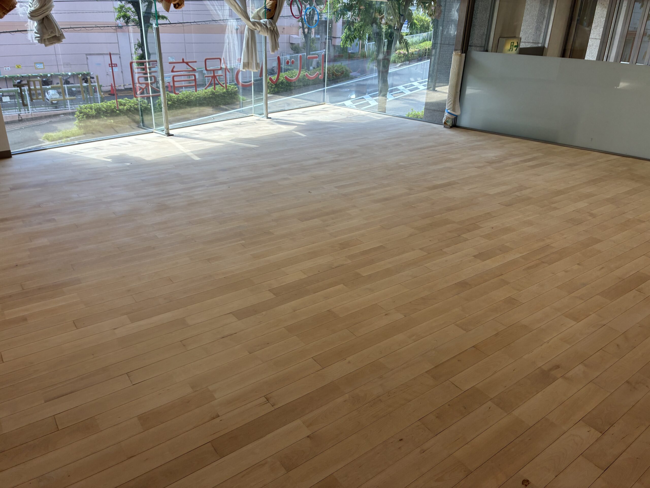 【施工後】川口市フロアサンディングの施工後|埼玉県川口市の保育施設にフロアサンディングを施工した仕上り