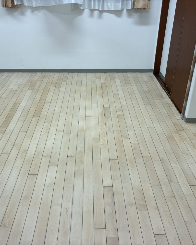 【施工後】港区フロアサンディングの施工後｜東京都港区の保育施設にフロアサンディングを施工した仕上り