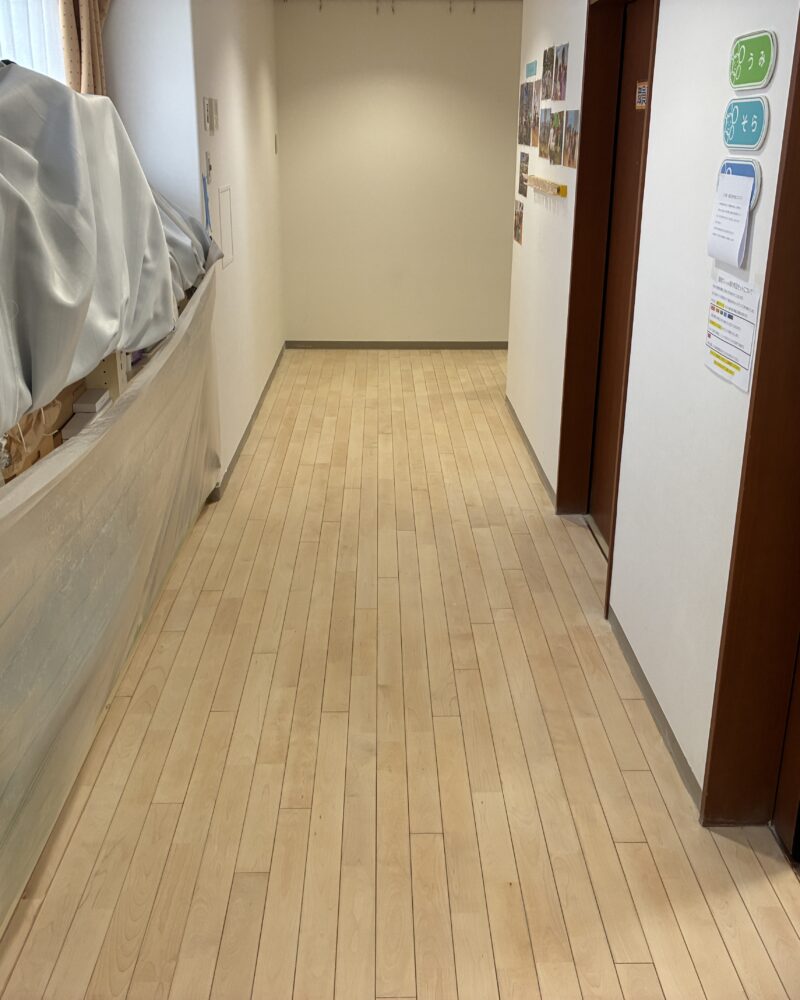 【施工後】世田谷フロアサンディングの施工後｜東京都世田谷区の保育施設にフロアサンディングを施工した仕上り