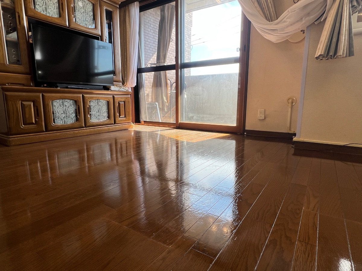 【施工後】千葉市フロアコーティングの施工後|千葉県千葉市のご入居中マンションにシリコンフロアコーティングを施工した仕上り