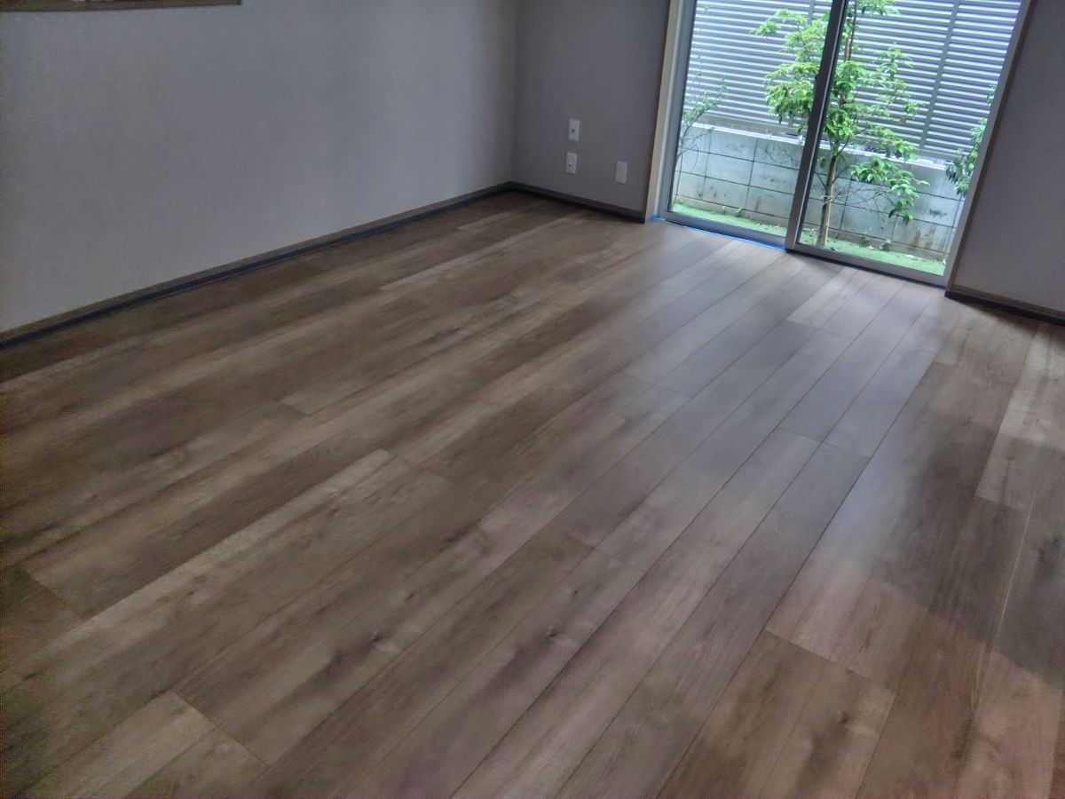 【施工前】杉並区フロアコーティングの施工前|東京都杉並区のご新築戸建てのフローリング(ワンニャンすべらんフロアコーティング施工前)