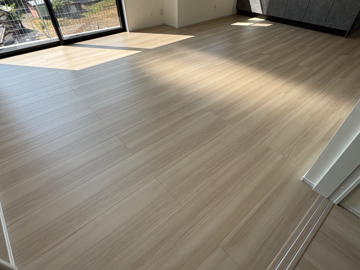 【施工後】千葉市フロアコーティングの施工後|千葉県千葉市のご新築戸建てにワンニャンすべらんフロアコーティングを施工した仕上り