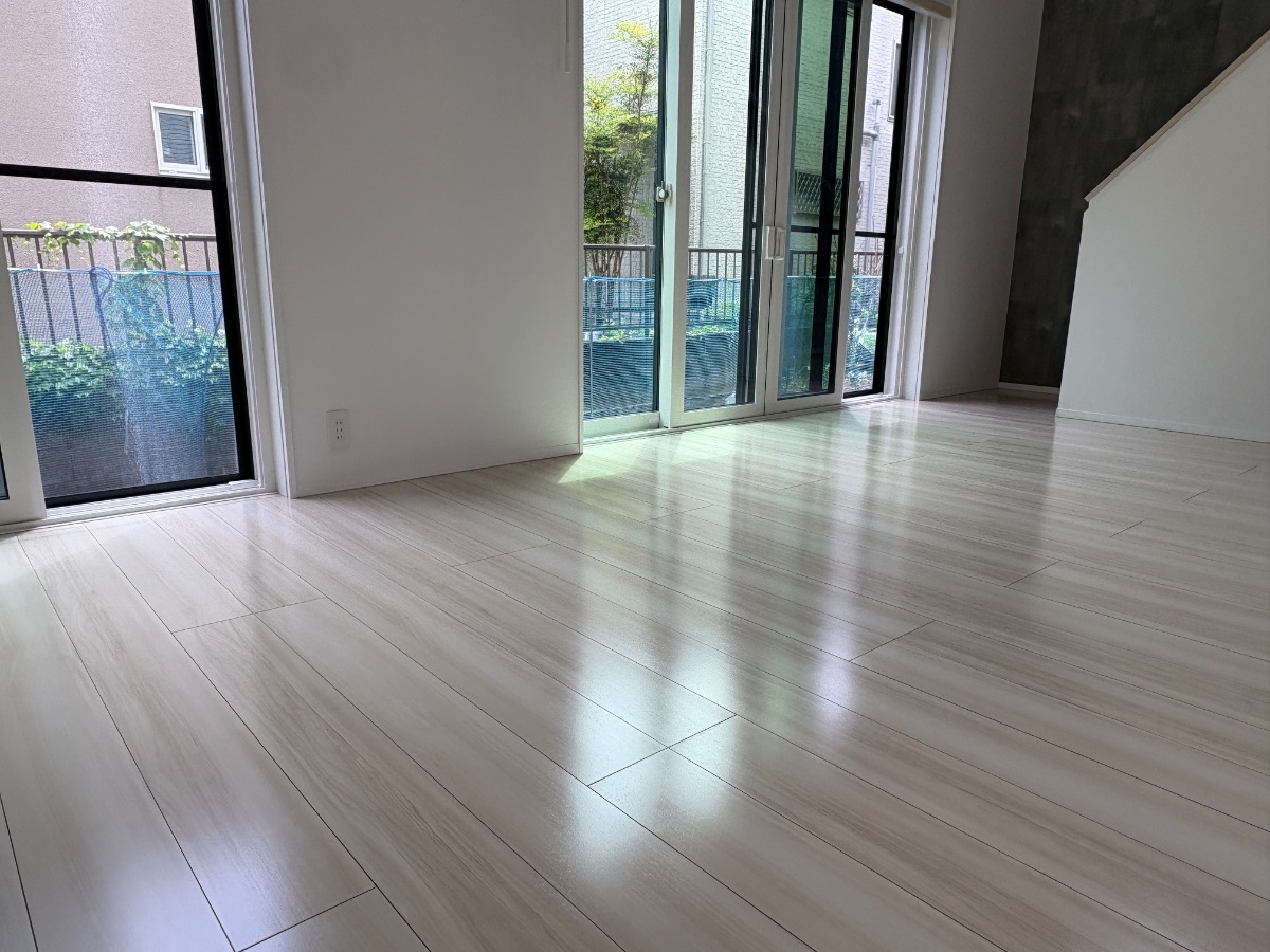 【施工後】柏市フロアコーティングの施工後|千葉県柏市のご新築戸建てにセラミックガラスフロアコーティングを施工した仕上り