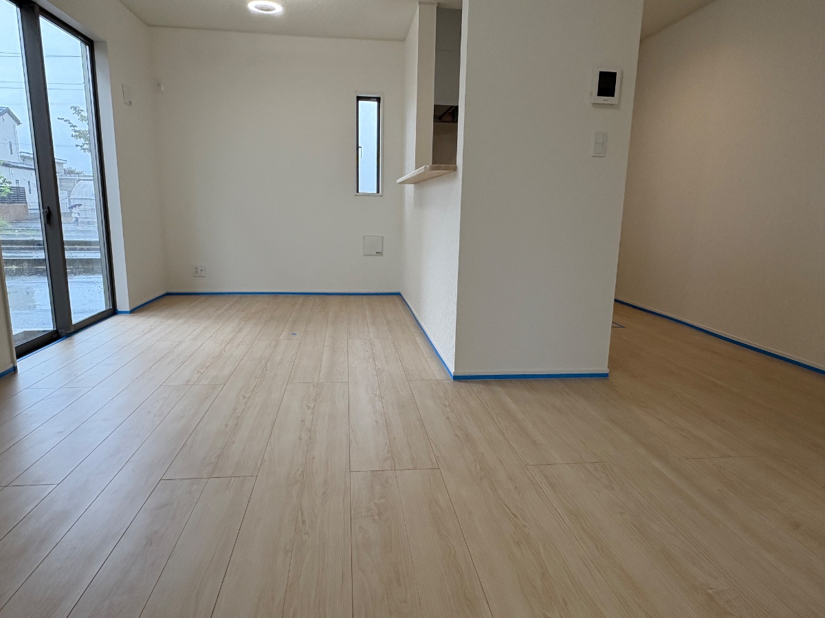 【施工前】日高市フロアコーティングの施工前｜埼玉県日高市のご新築戸建てのフローリング（シリコンフロアコーティング施工前）