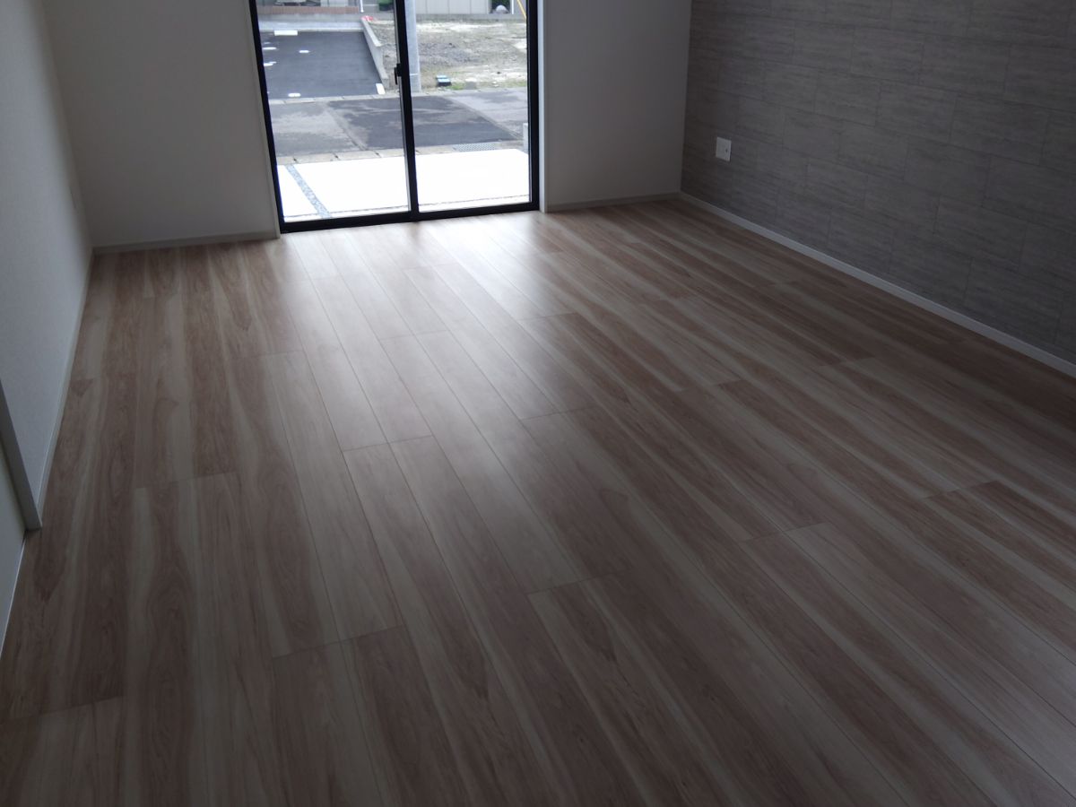 【施工前】宇都宮フロアコーティングの施工前|栃木県宇都宮市のご新築戸建てのフローリング(シリコンフロアコーティング施工前)