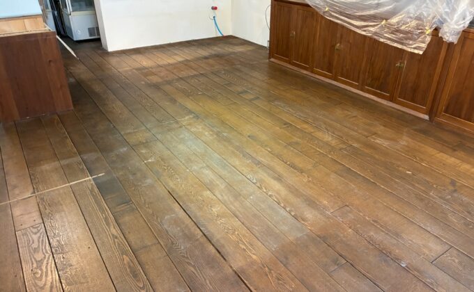 【施工前】東京都新宿区 店舗 D様邸 フロアサンディング施工事例 施工前の状態